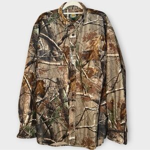 EUC Cabela's x Realtree Camo button down long sleeve